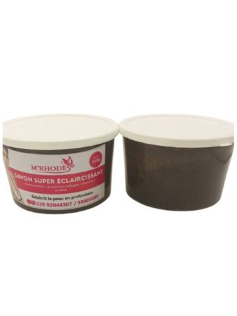 Savon noir de chez M’Rhodes, ultra nourrissant hydratant aux huiles essentiels, unifie et donne de l’éclat au teint naturel. Pour tous les types de peaux.